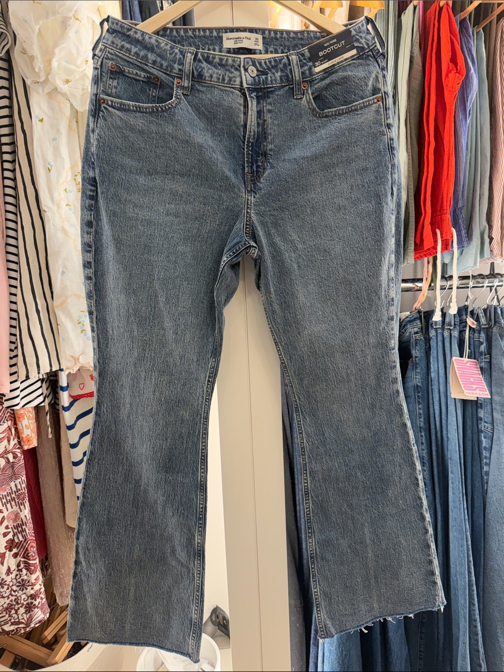 NWT Abercrombie & Fitch Women's Mid Rise Bootcut Jeans - SZ 30 short